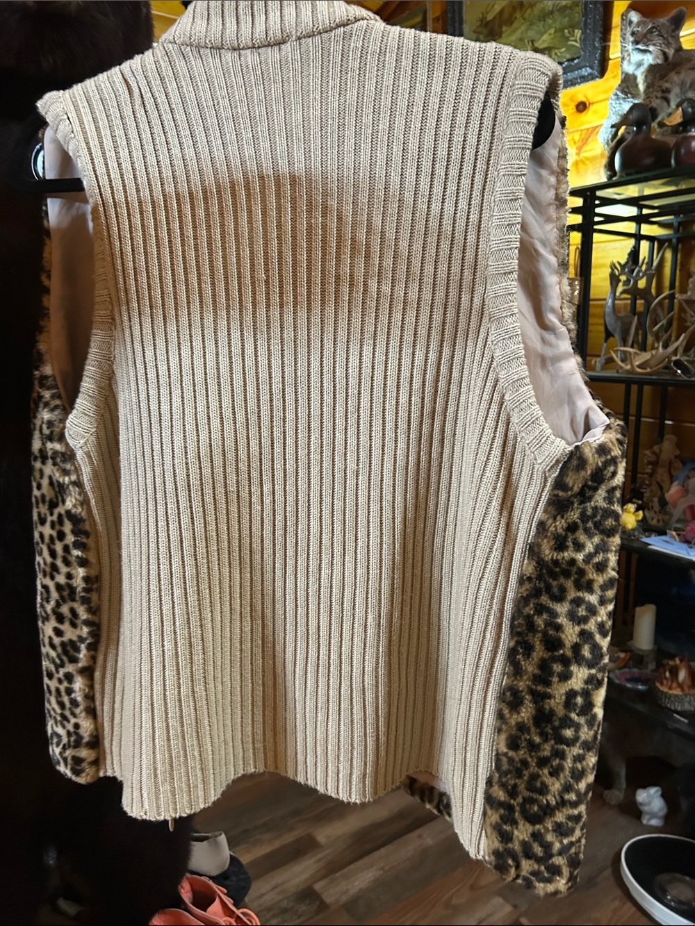 Carolina Leopard Print Faux-Fur Vest in Tan - Picture 4 of 4